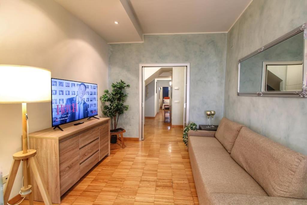 Paglia45 Apartment At Trastevere By Yourhost Rome Exterior photo